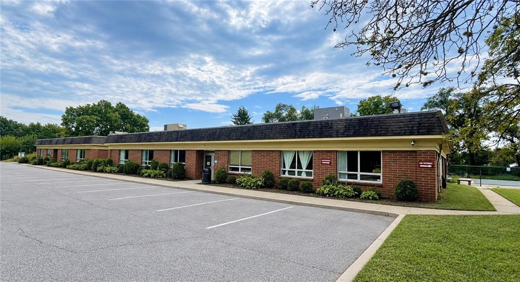 School/gym Building, 8150 Wornall Road Property Photo 1