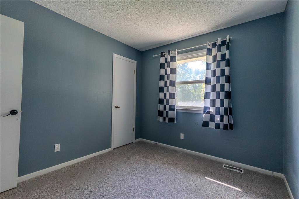417 W 11th Street Property Photo 19