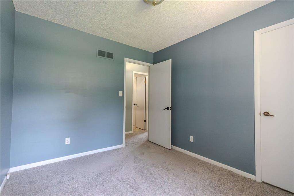 417 W 11th Street Property Photo 20