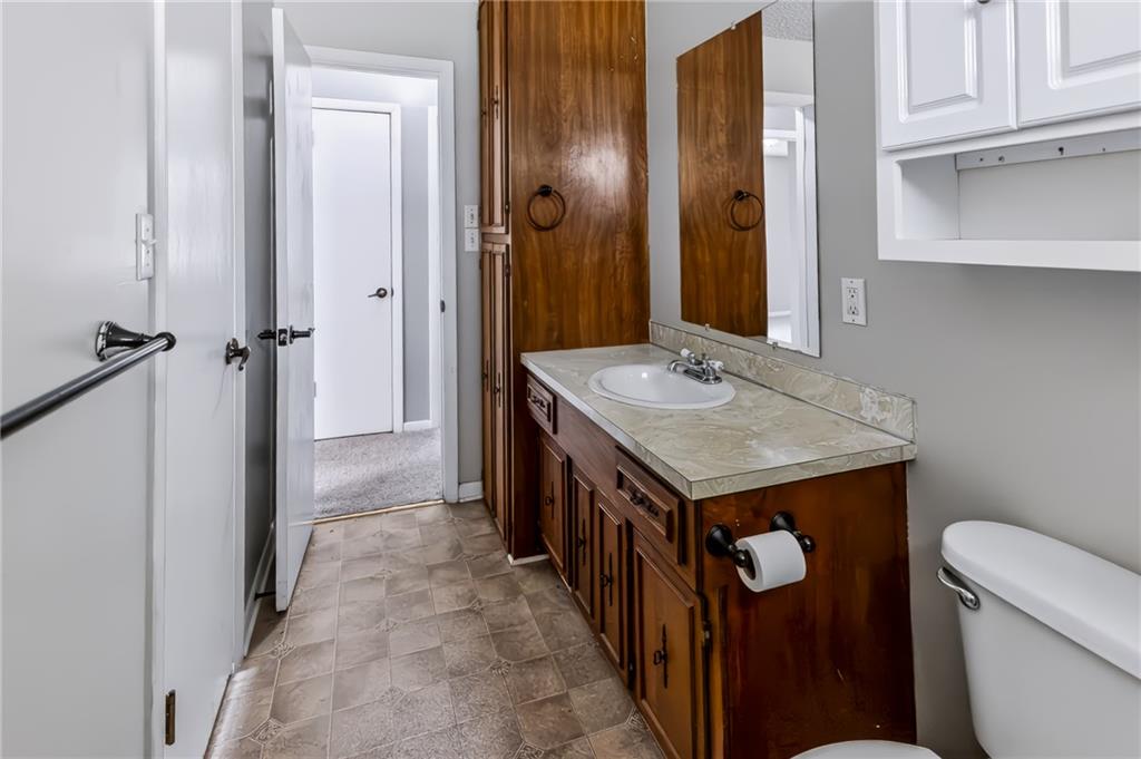 417 W 11th Street Property Photo 26