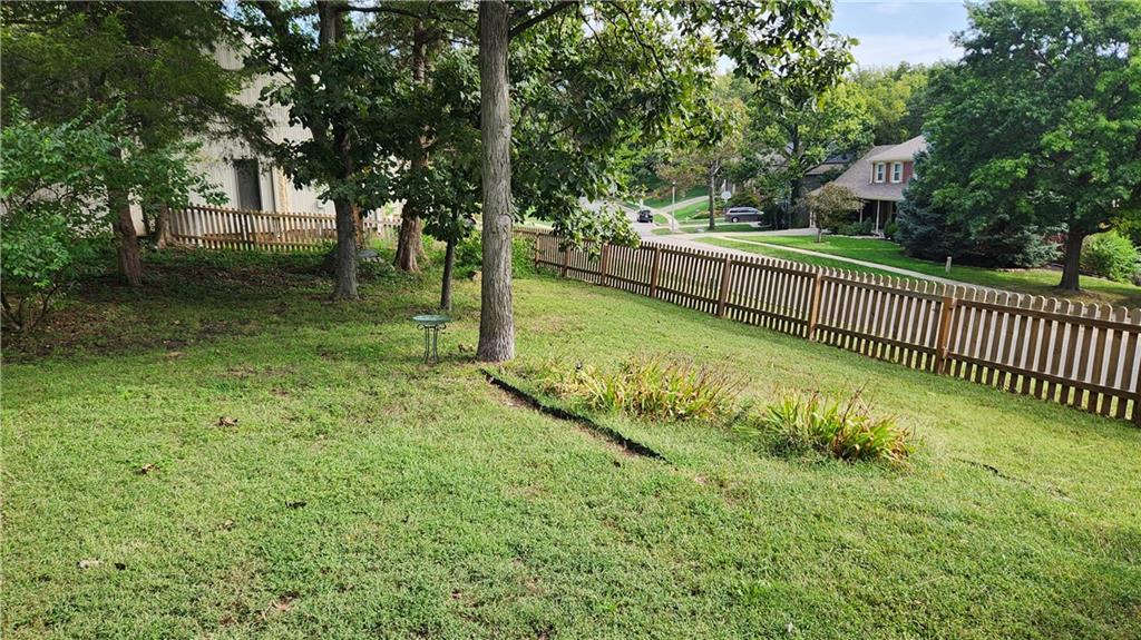 17604 W 67th Terrace Property Photo 5