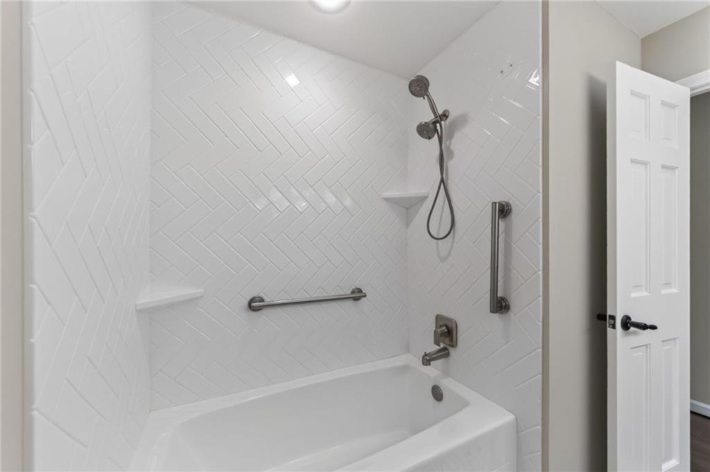 15413 W 152nd Street Property Photo 20