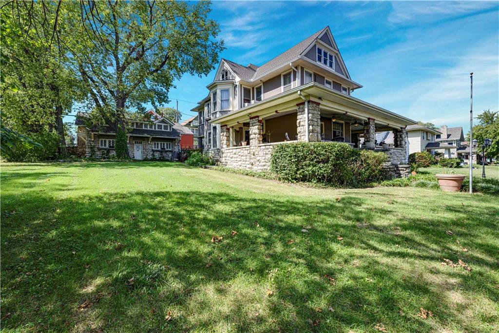 140 Van Brunt Boulevard Property Photo 3