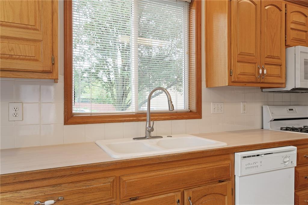 9110 Nw 86th Street Property Photo 21