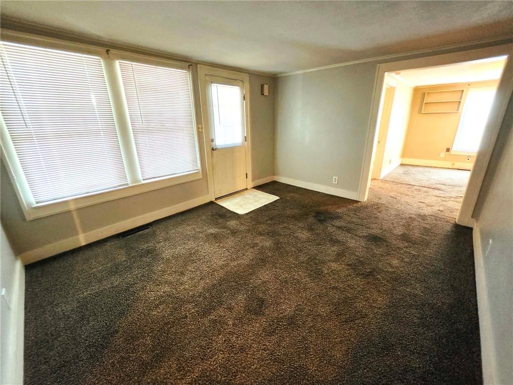 305 E Jackson Street Property Photo 3