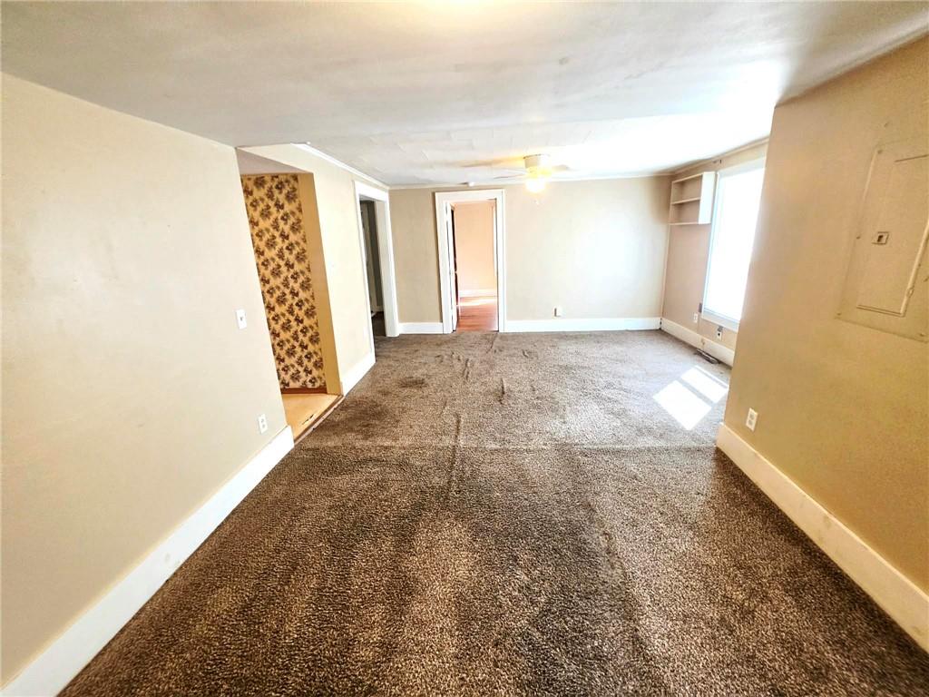 305 E Jackson Street Property Photo 4