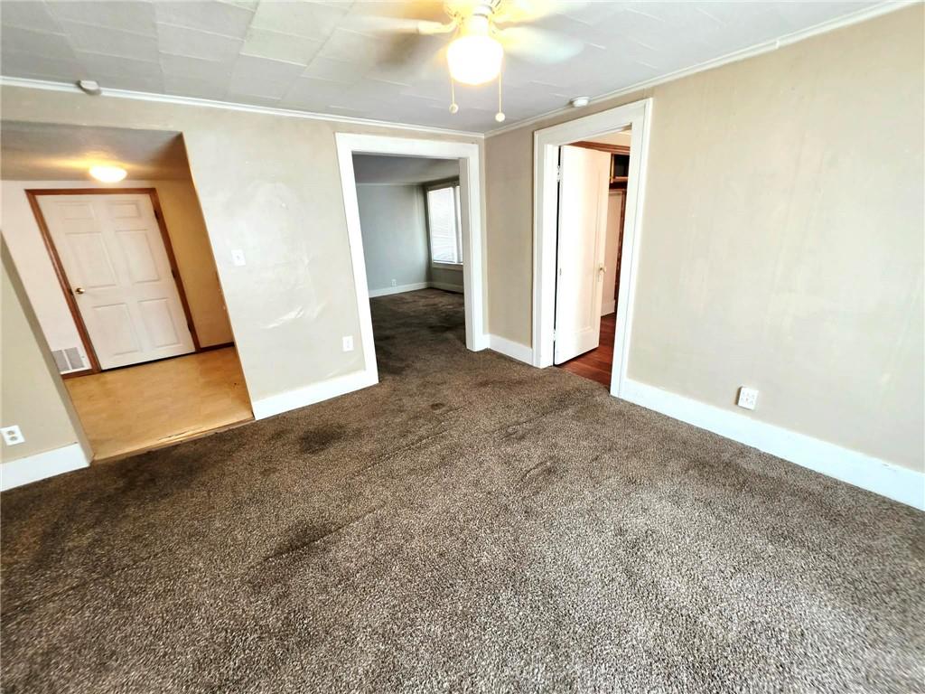 305 E Jackson Street Property Photo 5