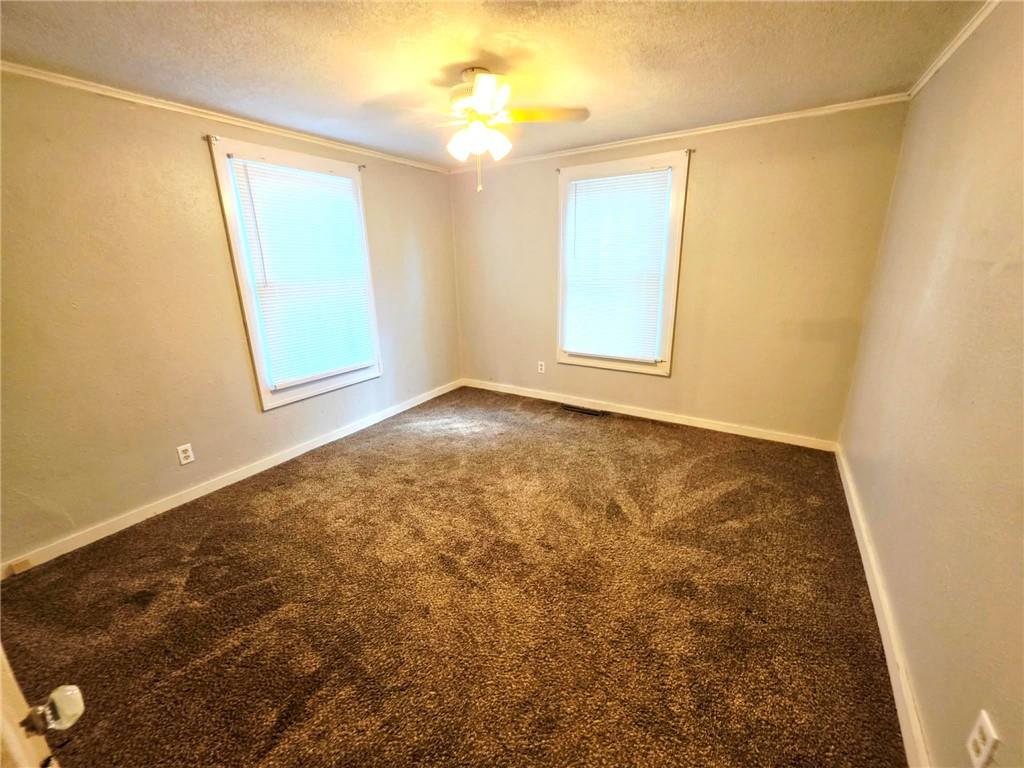 305 E Jackson Street Property Photo 9