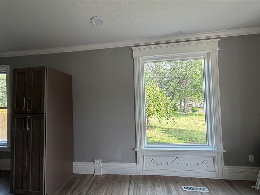 606 East Street Property Photo 10