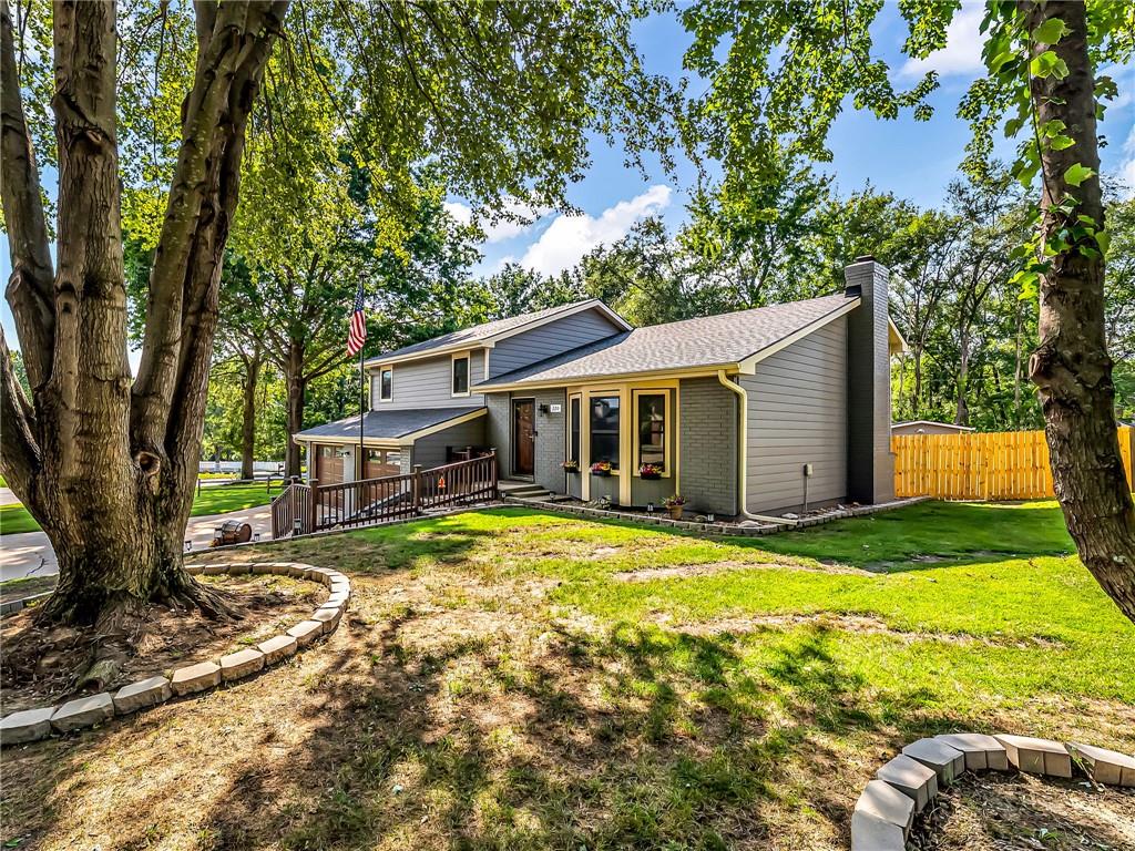 220 Crestview Street Property Photo 3