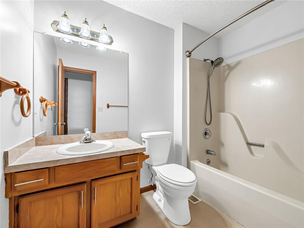 220 Crestview Street Property Photo 14