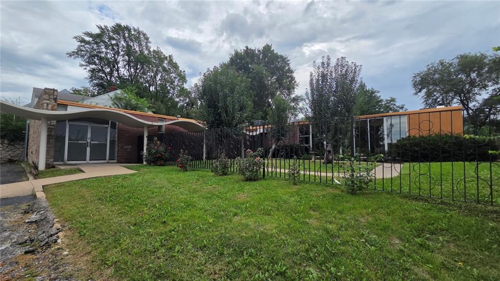 1115 E 65th Street Property Photo 1