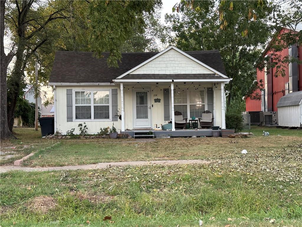 224 E 3rd Street Property Photo 1