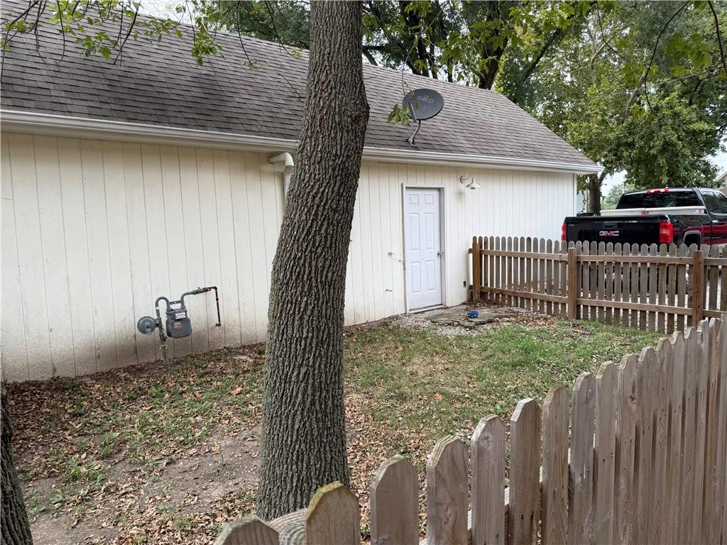 224 E 3rd Street Property Photo 48