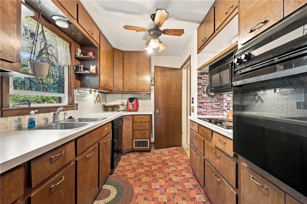 10912 E 59th Street Property Photo 6