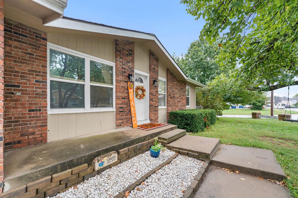 1336 Tall Grass Drive Property Photo 3