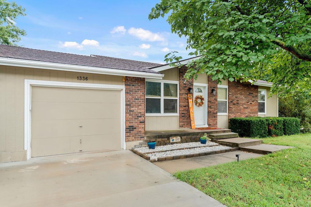1336 Tall Grass Drive Property Photo 4