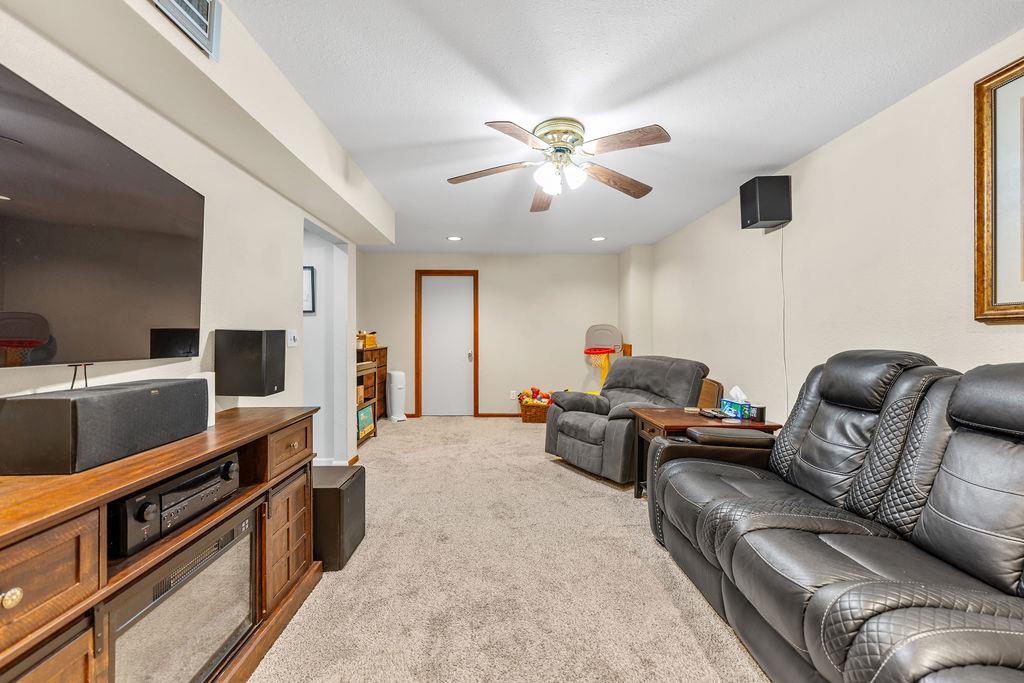 1336 Tall Grass Drive Property Photo 16