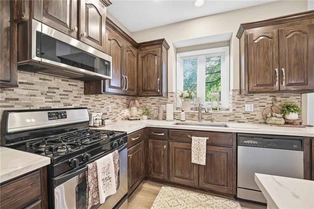 9623 Falcon Valley Dr Drive Property Photo 12