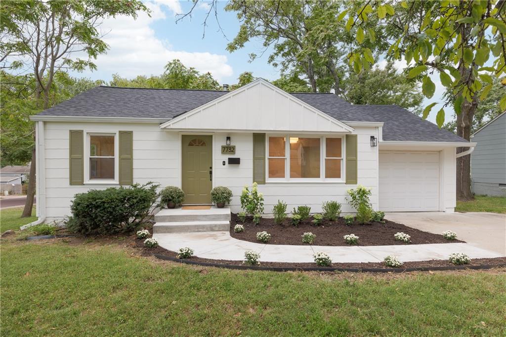 7732 FOSTER Street Property Photo 1