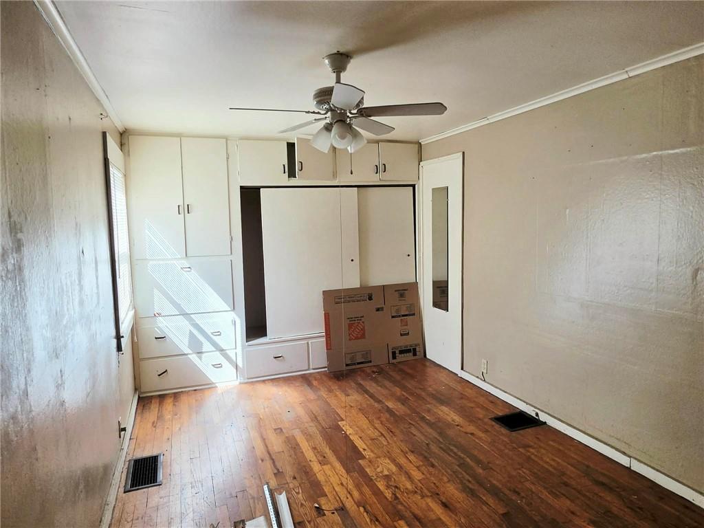 429 Fieldcrest N/a Property Photo 7