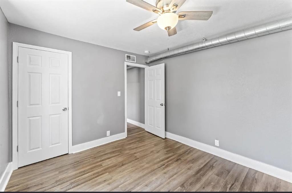 4105 E Linwood Boulevard Property Photo 11