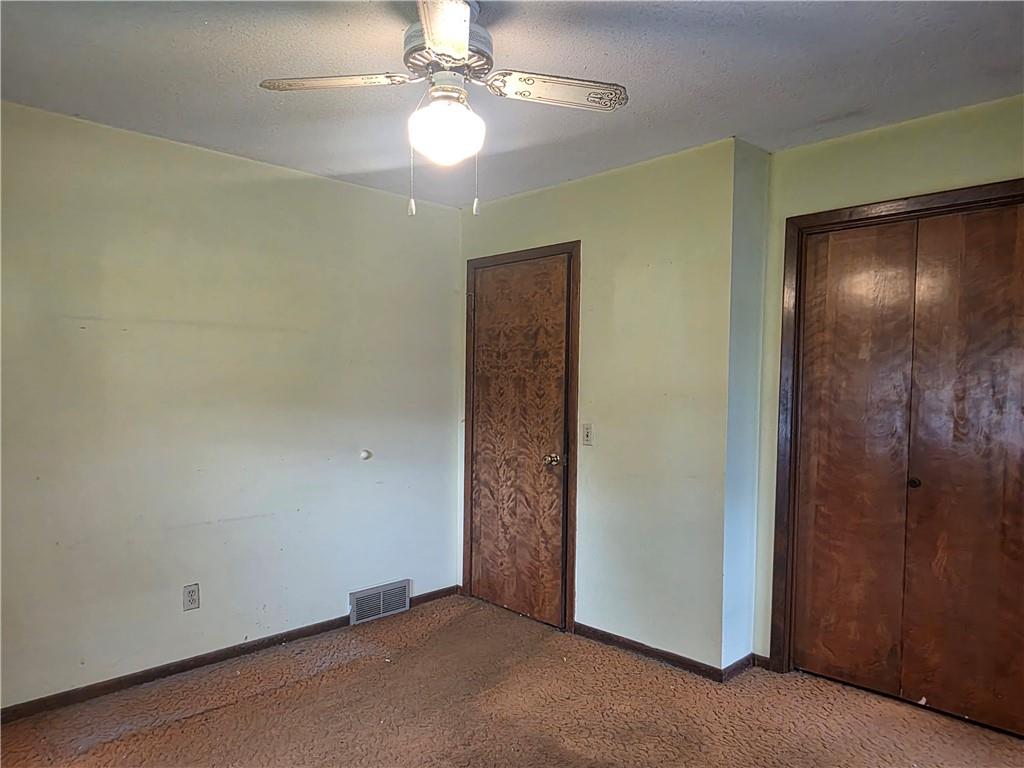 207 E 10th Street Property Photo 15