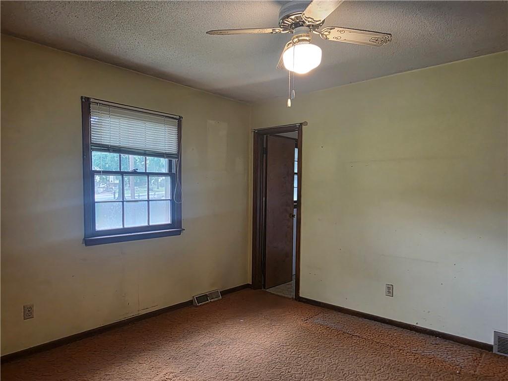 207 E 10th Street Property Photo 16