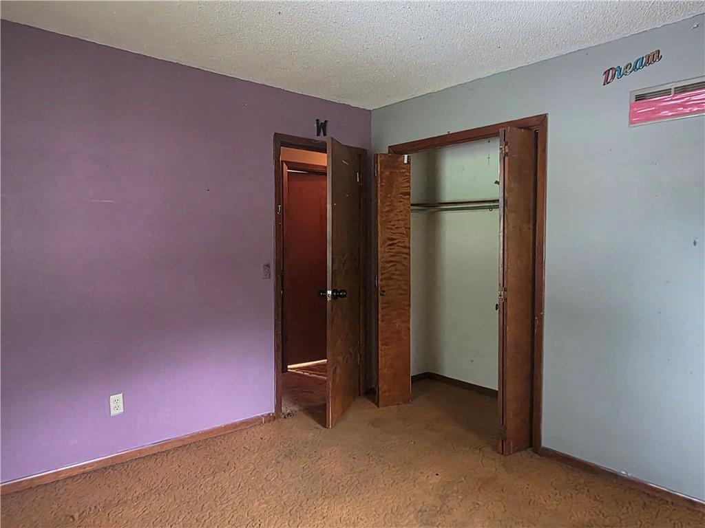207 E 10th Street Property Photo 19