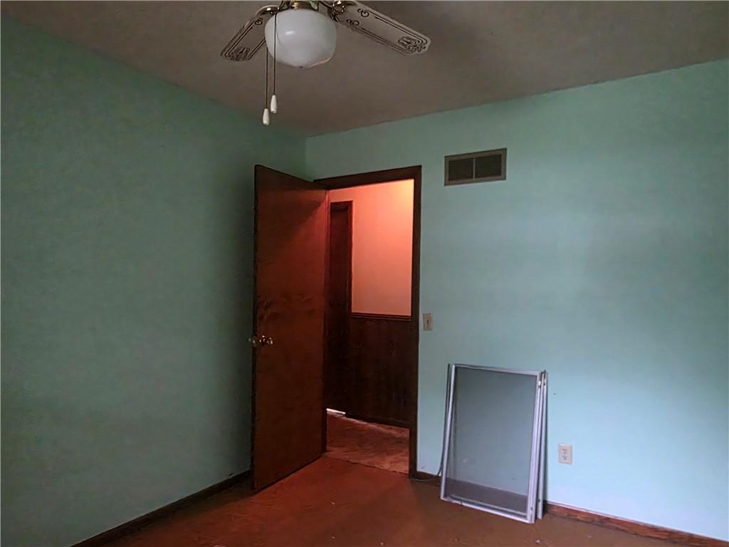 207 E 10th Street Property Photo 23