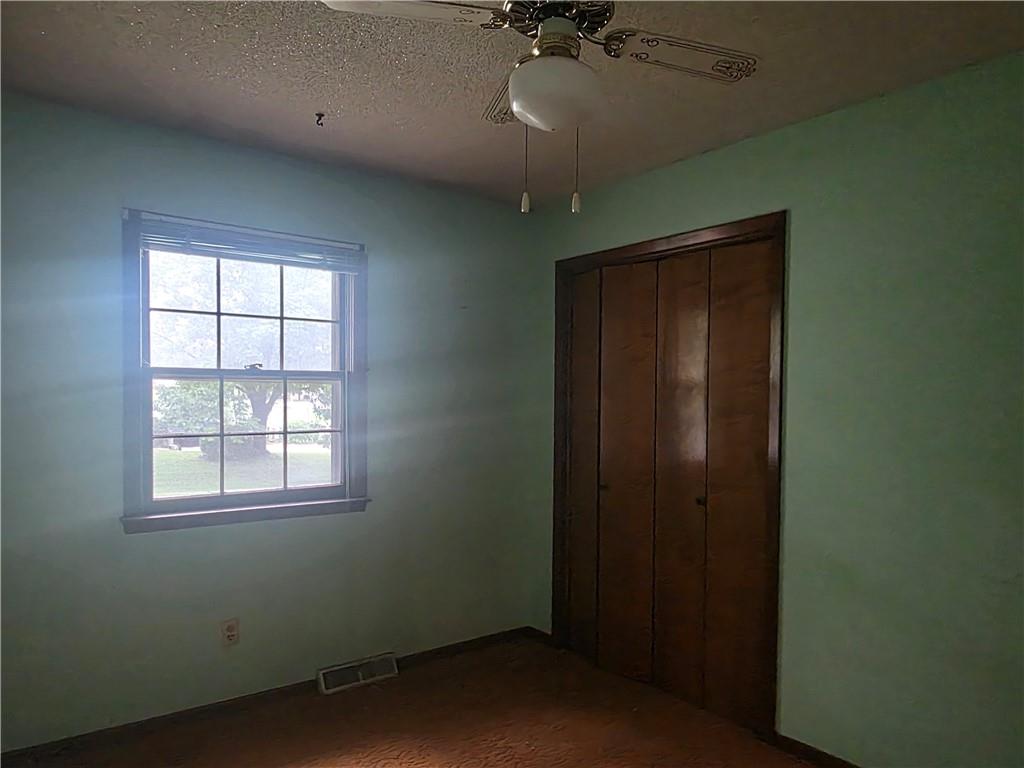 207 E 10th Street Property Photo 24