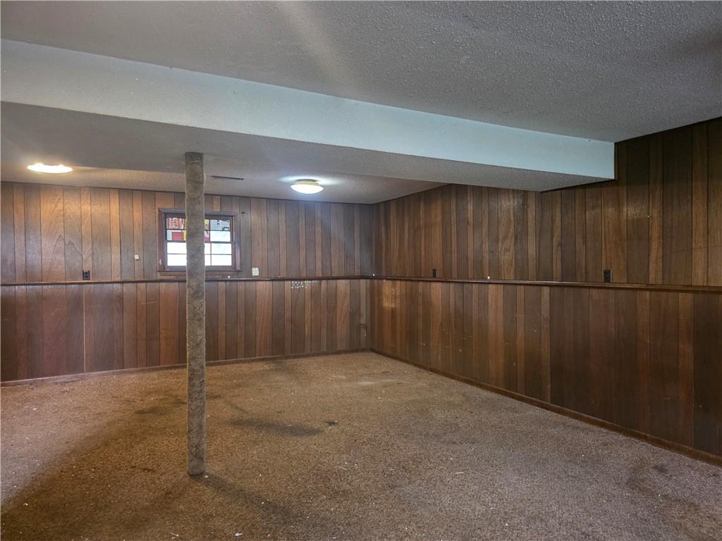207 E 10th Street Property Photo 25