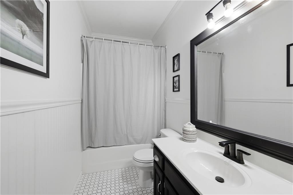 9908 N Lewis Avenue Property Photo 12