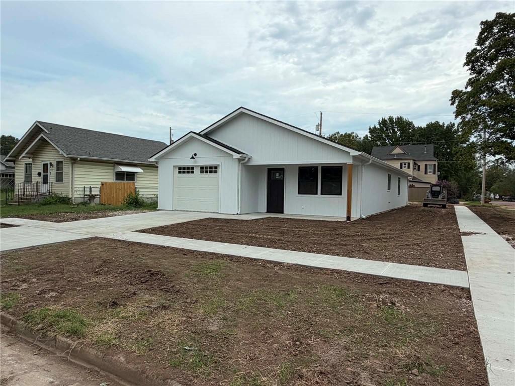 423 S Holbrook Street Property Photo 1