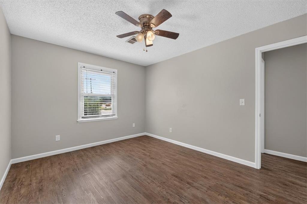 100 E South Avenue Property Photo 30
