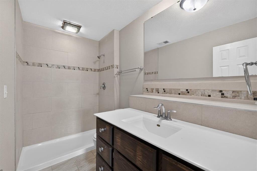 100 E South Avenue Property Photo 34