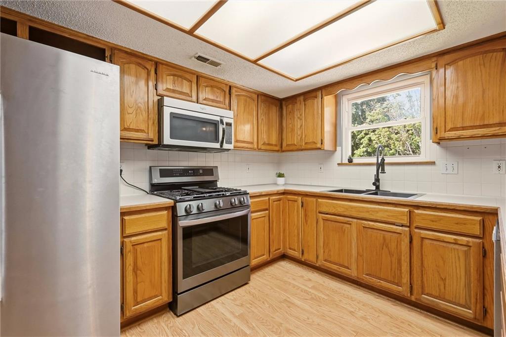 408 Huntington Court Property Photo 11