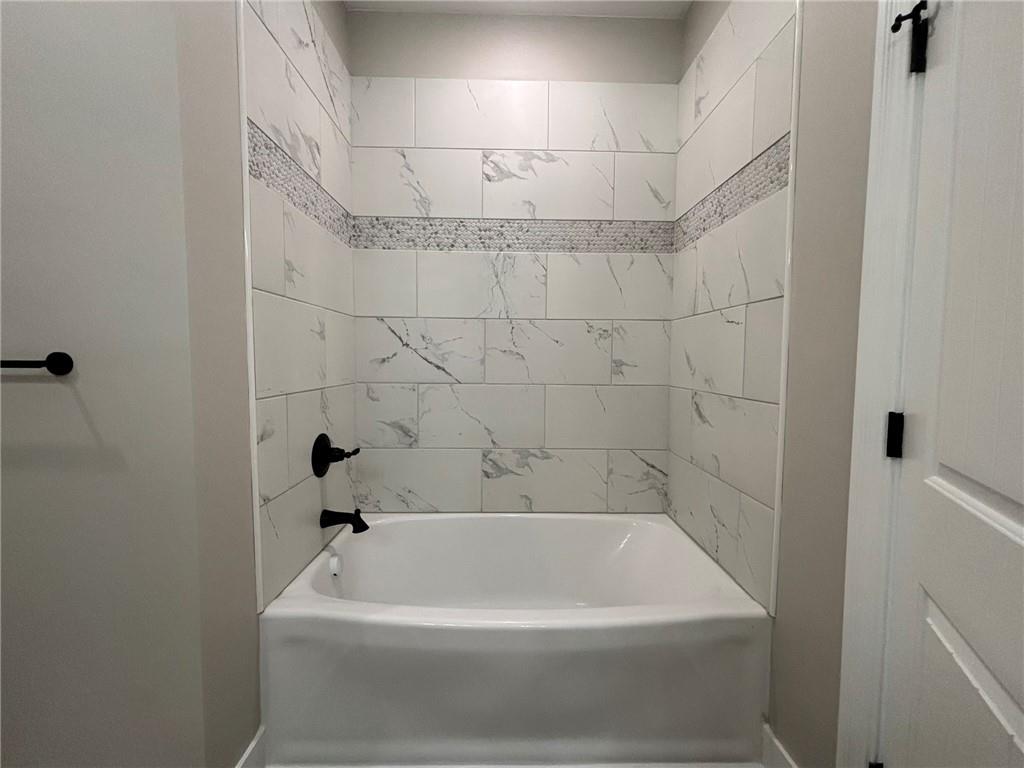 105 W Fawn Drive Property Photo 24