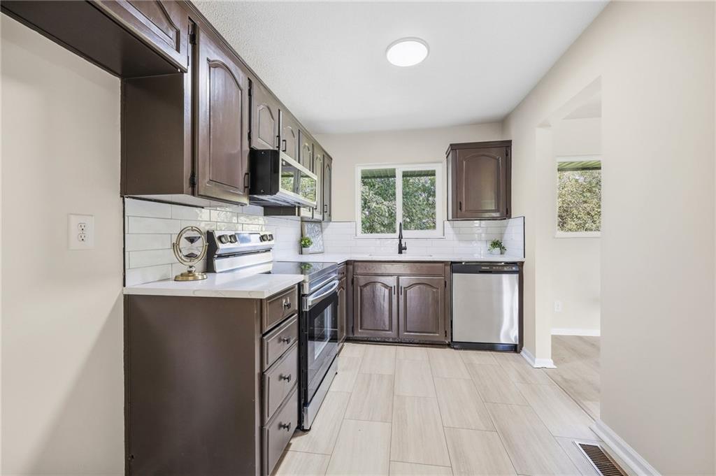 8248 Armstrong Avenue Property Photo 9