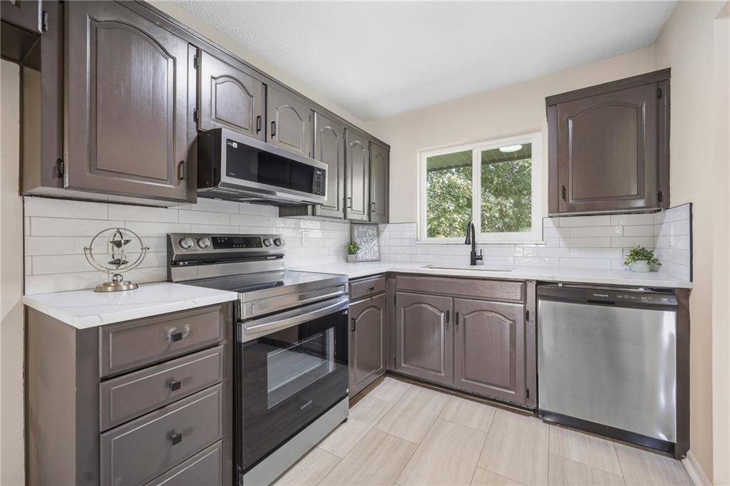 8248 Armstrong Avenue Property Photo 10