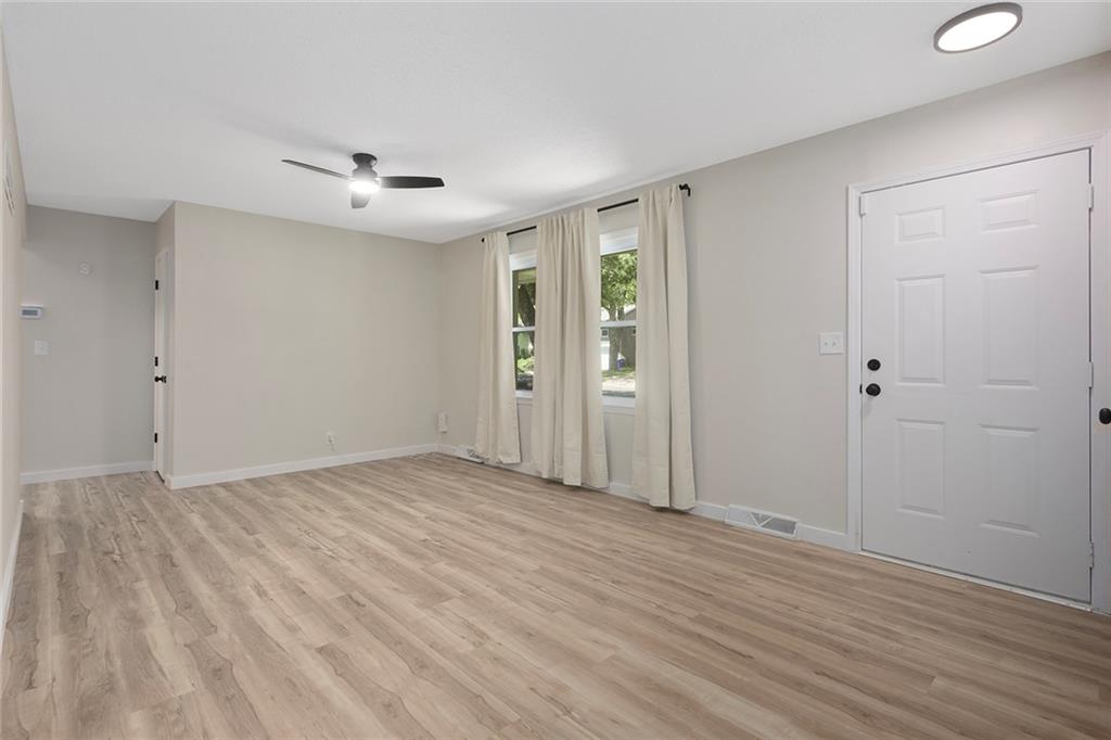 13421 Lowell Avenue Property Photo 3