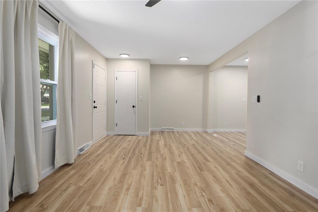 13421 Lowell Avenue Property Photo 6
