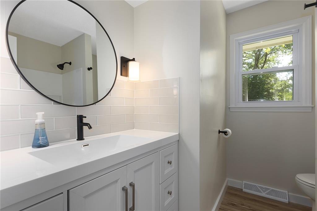 13421 Lowell Avenue Property Photo 9