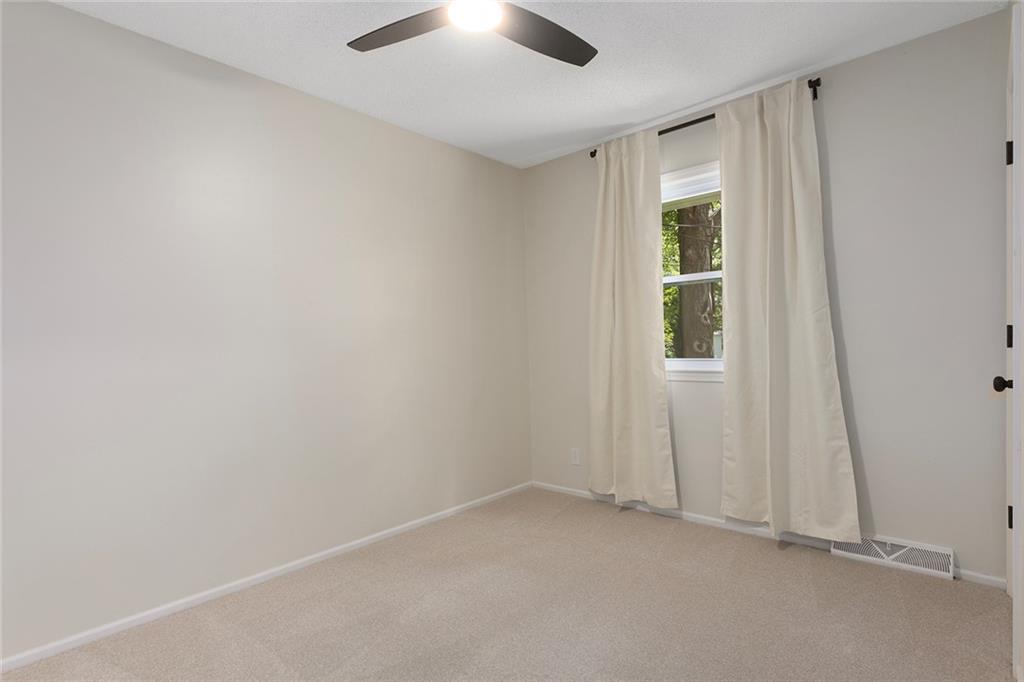 13421 Lowell Avenue Property Photo 11