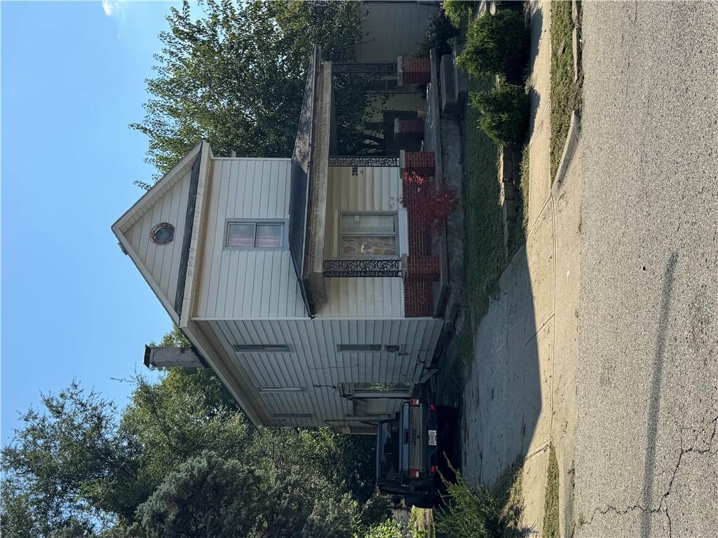 206 Harvard Street Property Photo 2