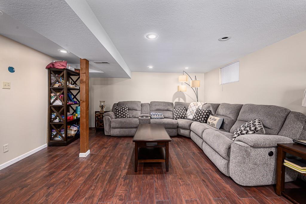 5037 Saratoga Drive Property Photo 7