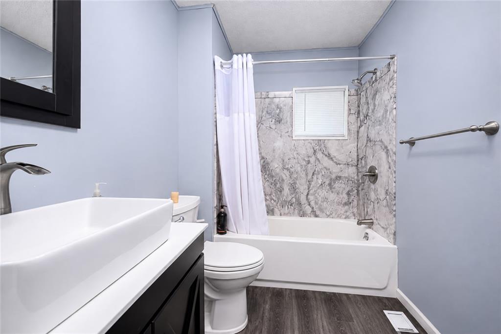 5037 Saratoga Drive Property Photo 9