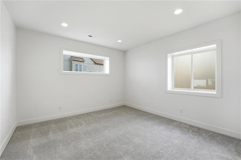 1304 Larkspur Place Property Photo 34
