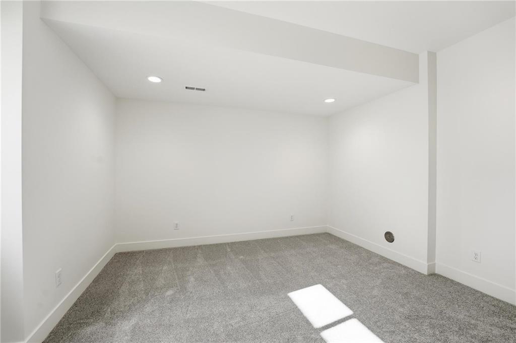 1304 Larkspur Place Property Photo 38