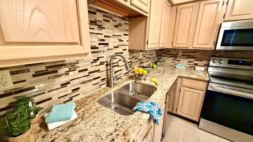 4015 S Crysler Avenue Property Photo 8